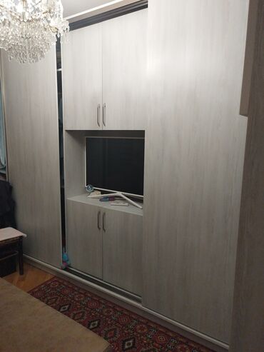 Dolablar: İşlənmiş, Kupe, 6 qapı Düz dolab, Qarderob, paltar dolabı