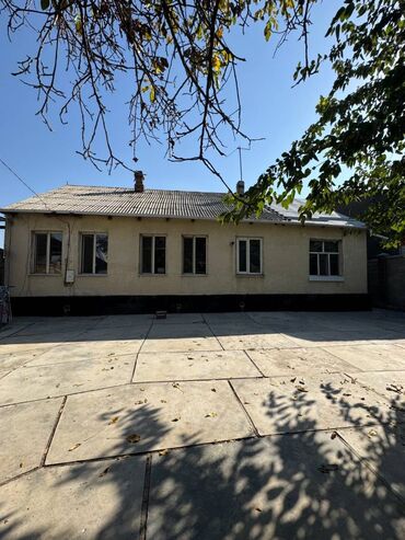 продаю дом в село бешкунгей: Дом, 90 м², 4 комнаты, Агентство недвижимости, Косметический ремонт