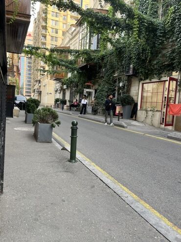 Mağazalar: Tattoo Hub studiosunda tam əşyalı boş otaq var İsdər tattoo üçün