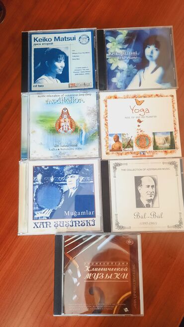 CD, DVD disklər və kassetlər: Müxtəlif janrlarda musiqi diskləri kolleksiyası təklif olunur. Keiko
