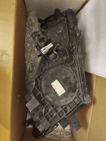 Faralar: Sol, Yaxın və uzaq vuran işıqlar Toyota, 2016 il, Orijinal, ABŞ, İşlənmiş — 9