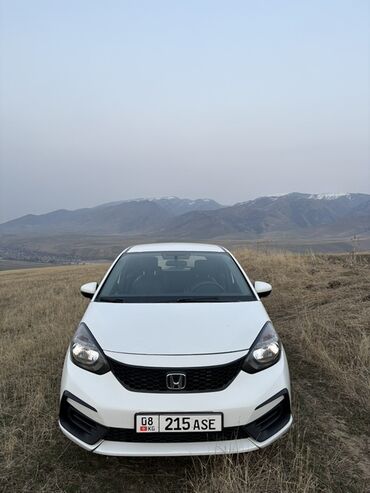 авто в рассрочку электромобиль: Автомобиль Honda Fit белого цвета, компактный хэтчбек, идеально