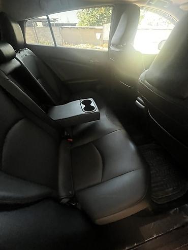 Toyota: Toyota Prius: 2017 г., 1.8 л, Робот, Гибрид, Хэтчбэк — 8