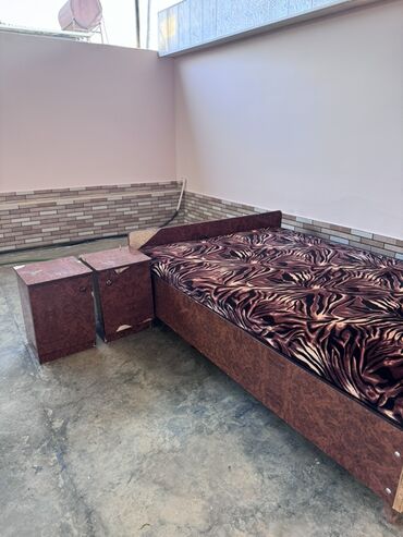 Rəflər: İşlənmiş, İkinəfərlik çarpayı, Bazasız, Matras ilə, Siyirməsiz, Azərbaycan