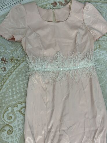 свадебное наикрасивейшее платье: Нежнейшая платье роус фламинго размер s m смотрится очень красиво 3900