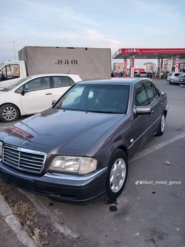 mercedes vito qiymeti: Mercedes-Benz 200: 1.8 l | 1995 il Sedan