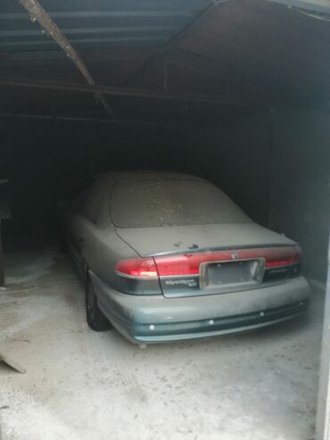 Qaraj satılır: Sumqayıt 10 mkr. Qaraj satilir hündürlüyü 2.10 Eni 4 metr uzunluğu 6 — 8