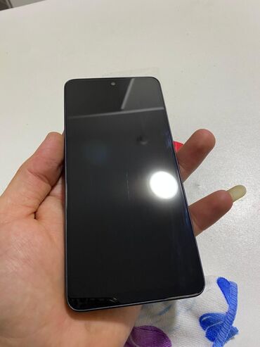 Redmi: Redmi not 13 smartfon - Arxa kamera: 108 MP əsas kamera (üçlü modul — 2