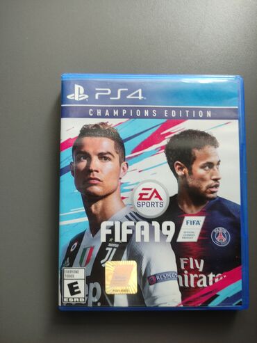 диски игры на плейстейшен 4: FIFA19, состояние идеальное, диск на ps4
