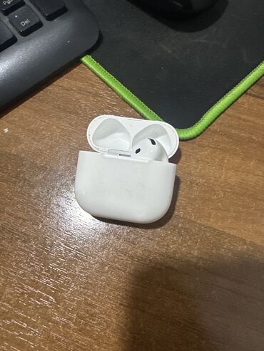 правое ухо айрподс: Airpods Pro 4. Продаю
