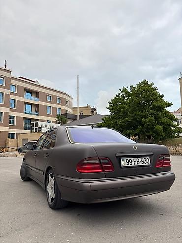 tank pro: Mercedes-Benz E-Class: 2.2 l | 2001 il Sedan — 4