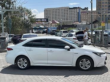 prius plus: Toyota Corolla: 2021 г., 1.8 л, Автомат, Гибрид, Седан — 4