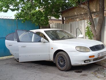 авто симулятор: Продается Daewoo Lanos, белый седан. Этот автомобиль предлагает