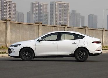 byd e9 1: BYD Qin: 2026 г., 1.5 л, Автомат, Гибрид, Седан — 2