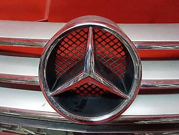 om6: Решетка радиатора Mercedes-Benz 2004 г., Б/у, Оригинал — 2