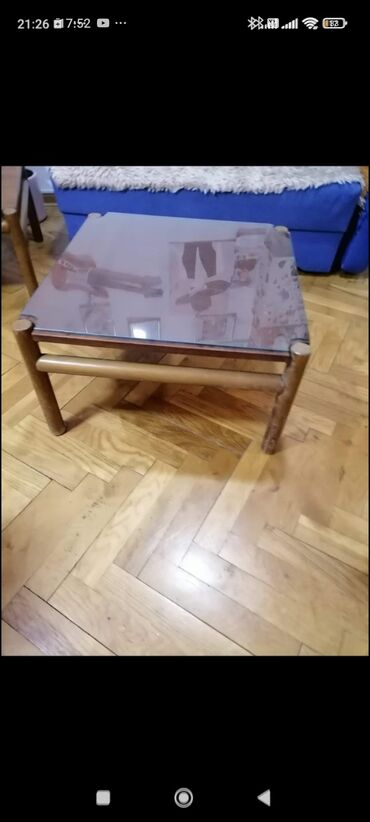 Stolovi: Sto manji drvenii lep nepohaban. Oko prečnik 65/65 vis oko 37
 Mirjevo — 20