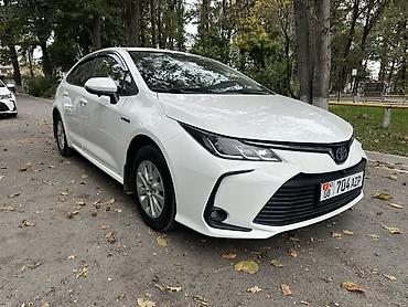 Toyota: Toyota Corolla: 2022 г., Гибрид, Седан — 2