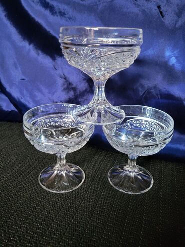 Čaše: Casice kristal Zajecar za zestoko pice iz 70ih. Casice su perfektne ( — 3