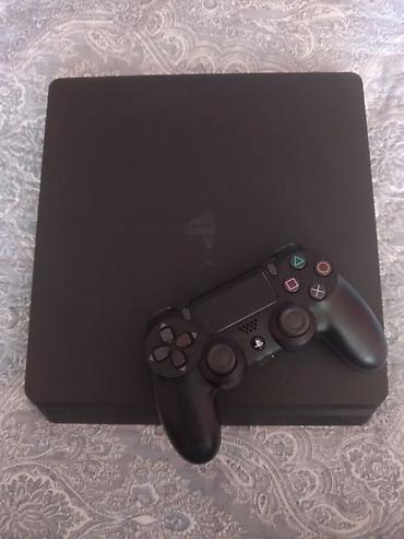 playstation 4 üçün oyunlar: PlayStation 4 Slim konsolu + 1 ədəd DualShock 4 idarəetmə pultu - — 1