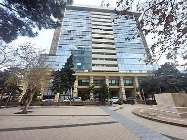 20 ci sahede satilan evler 2025: Bakı, 3 otaqlı, Köhnə tikili, 110 kv. m — 2