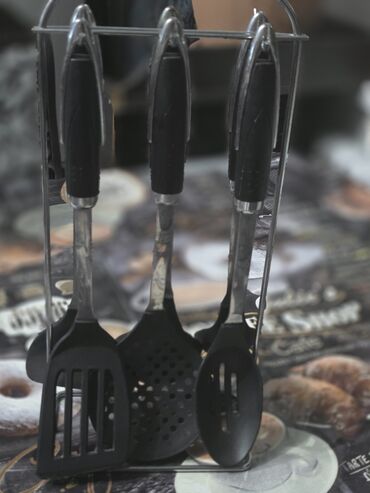 Кастрюли: Газовая плита Klass. 3 комфорки газовые и одна электрическая. духовка — 12