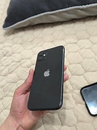 Apple iPhone: IPhone 11, Б/у, 64 ГБ, Черный, Чехол, 72 % — 3