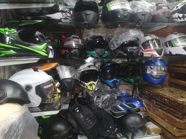 Moto dəbilqələr: 1-ci şəkildəki Baqaj 95 aznMoto Dəbilqələr Ag qarşı enli şüşəli 29azn — 18