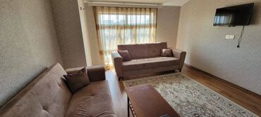 Uzunmüddətli kirayə mənzillər: Elimlər metrosunun çıxısında 17 mertebeli binanın 17-ci mərtəbəsində — 8