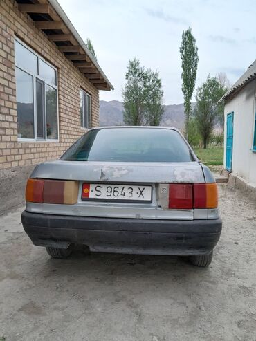 Audi 80: 1990 г., 1.8 л, Механика, Бензин, Седан