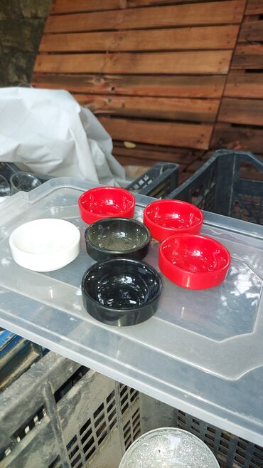 Digər qab-qacaq və mətbəx ləvazimatları: Duz qabı 20 Ədəddən çox,külqabı 20ədəddən çox,çərəz qabı 50 ədəddən — 10