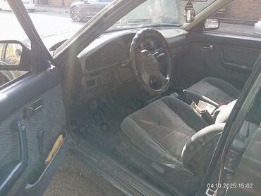 алюминевые бочки: Mazda 626: 1989 г., 2 л, Механика, Бензин, Седан