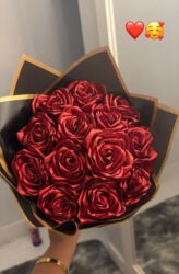 продаю пионы: Роскошные декоративные букеты из роз. - Материал: искусственные розы