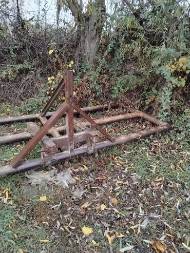 Traktorlar: T 28 butun aqreqatlari ile satilir. Tek tekde satilir Mala Lapet — 22