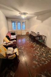 продается дом военно антоновка: 3 бөлмө, 58 кв. м, 104-серия, 2 кабат, Эски ремонт