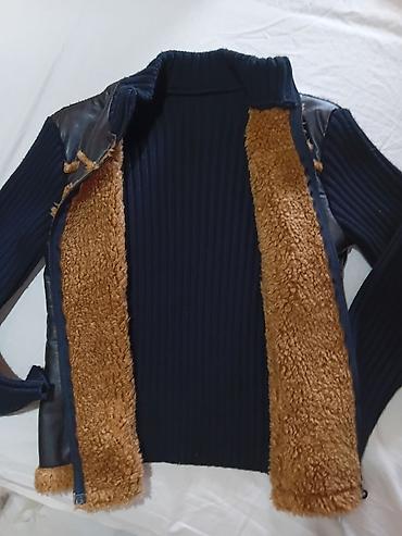 moda piu: Ženska jakna od eko kože sa detaljima od veštačkog krzna + torbica — 5