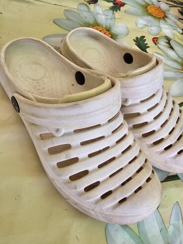 Детская обувь: Обувь на подростка девочкуна все сезоны.от 34 до 37 размера. Всё at lalafo.kg — 7 Детская обувь: Обувь на подростка девочкуна все сезоны.от 34 до 37 размера. Всё — 7