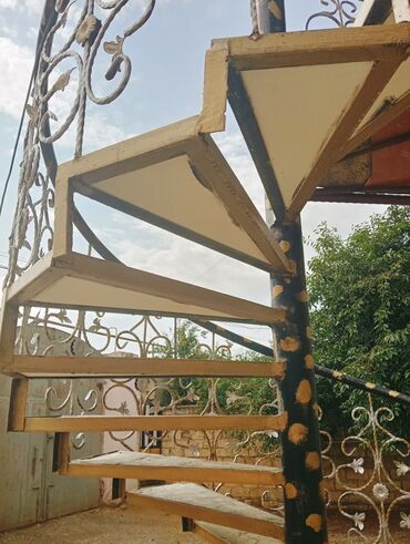 Pilləkən məhəccərləri: Dəmir Vint pilləkən,,15 pilləlidir,,, qalın və keyfiyyətli — 8