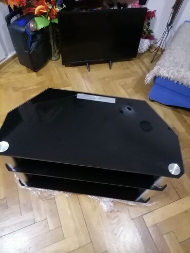 Komode: Sto stakleni ispravan dobar za TV. Kao nov je. Oko 80 /40 /50 — 22