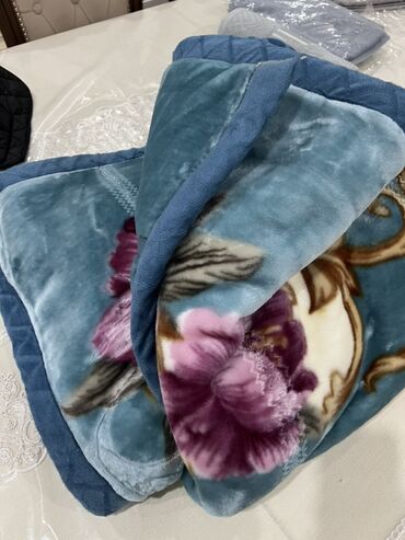 Другой текстиль: Текстиль для дома и базовый трикотаж - Мягкие плюшевые пледы/одеяла — 1