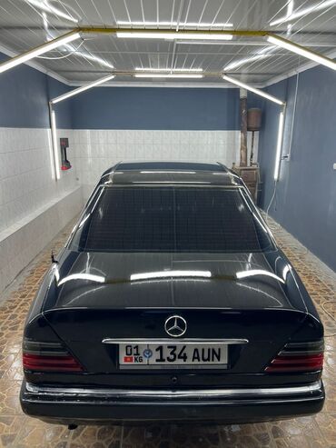 замок 124: Mercedes-Benz : 1993 г., 3 л, Механика, Дизель, Седан