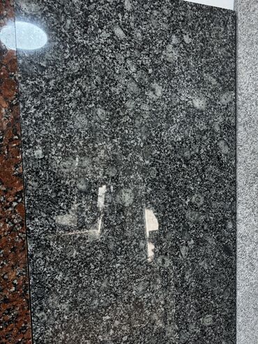 Фасадные гранитные плитки: Гранитные решения для цоколя и фундамента из природного камня - — 18