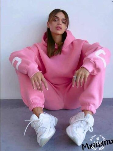 Gornji i donji deo: Termo 
3200 din 
S, M nije za vise
ij — 5