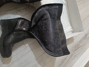 обувь 19 размер: Өтүктөр, 37, Колдонулган, түсү - Кара