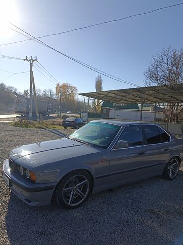 е34 машина: BMW 5 series: 1989 г., 2.5 л, Механика, Бензин, Седан
