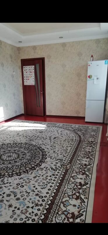 Долгосрочная аренда домов: 65 м², 4 комнаты, Парковка, Сарай, Забор, огорожен