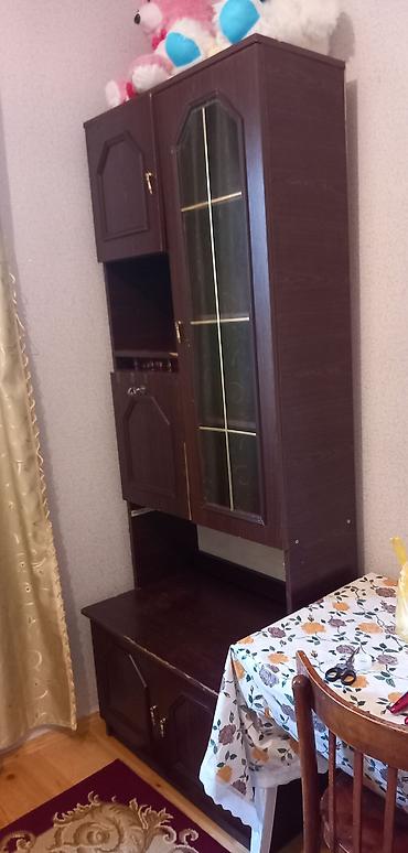 vitrin polkalar: Qonaq otağı üçün vitrin/TV tumbası - Material: ağac teksturalı tünd — 1