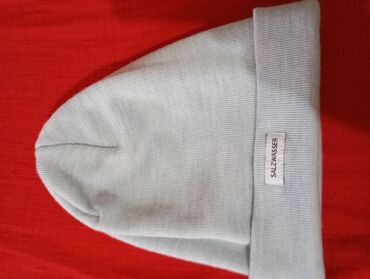 Kape, šalovi i rukavice: Kape zenske,muske,deciji i salovi.Novo i kao novo kape po 250d salovi — 10