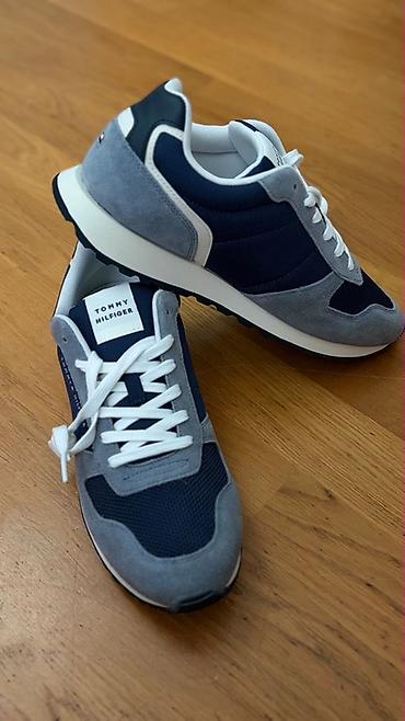 hil: Tommy Hilfiger kişi krossovkaları - Model: retro-runner üslubu - — 3