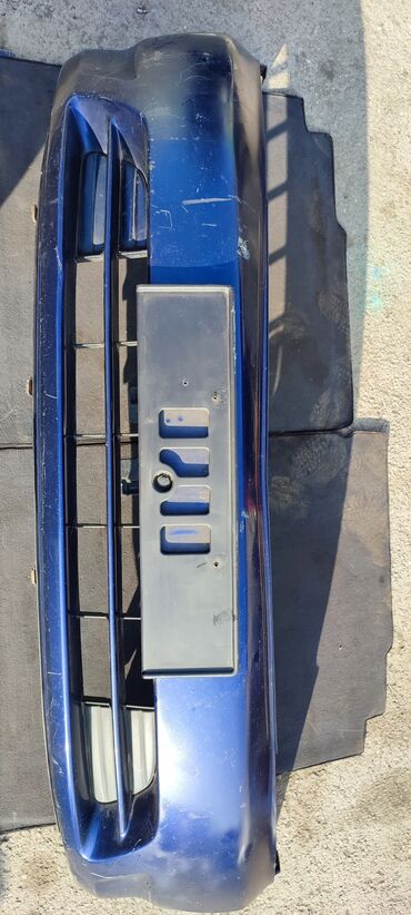 Бамперы: Передний Бампер Honda 2002 г., Б/у, цвет - Синий, Оригинал
