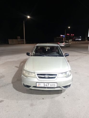 срочно срочно продам машину: Daewoo Nexia: 2009 г., 1.5 л, Механика, Бензин, Седан